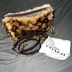 Coach shearling swinger full size